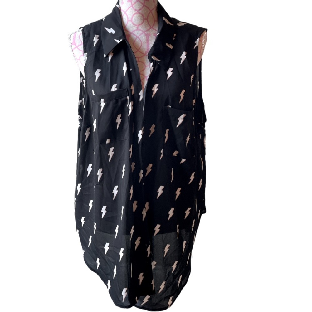 Torrid NWT Lightening Bolt Blouse